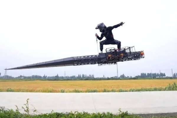 Chinese inventor Builds a Rideable “Flying Sword”