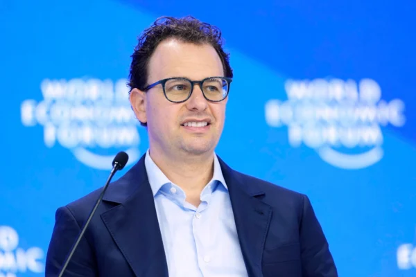 ‎Why are AI Leaders Suddenly Calling for AI Slowdown?