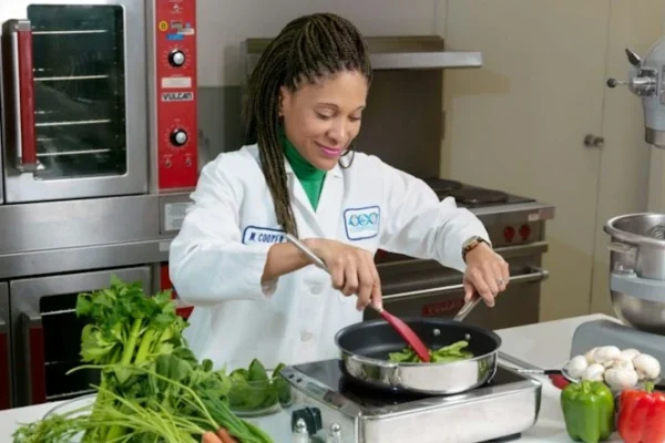 25-Year-Old Chinyere Ukeje Wins $300,000 NASA Prize For Mars Food System
